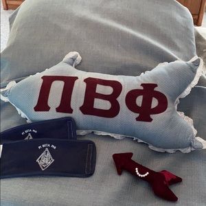Pi Phi accessories